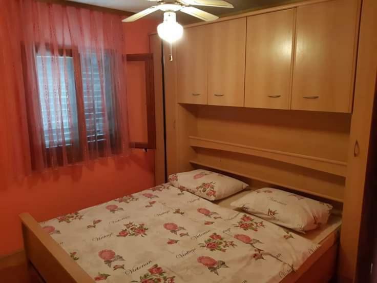 Apartmani Katica ヴィル エクステリア 写真
