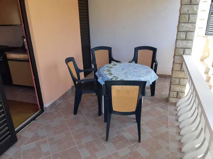 Apartmani Katica ヴィル エクステリア 写真
